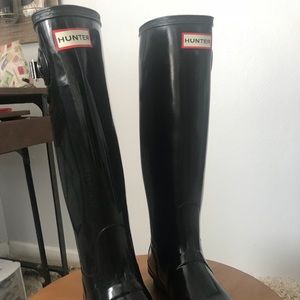 knee high HUNTER BOOTS  SIZE 8.5